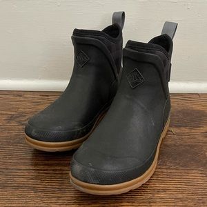 Black Muck Booties